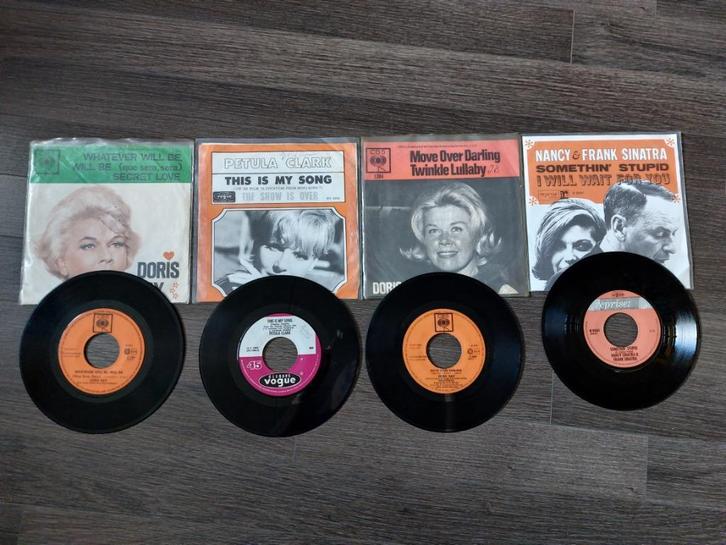 Singles van iconische zangeressen (4 stuks), Cd's en Dvd's, Vinyl Singles, Gebruikt, Single, Pop, 7 inch, Ophalen of Verzenden