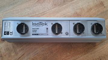 IsoTek Multi-Way 4 + IsoTek Kabels 