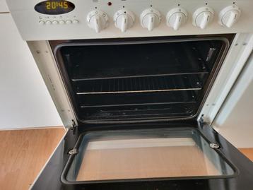Gasfornuis met elektrische oven beschikbaar voor biedingen