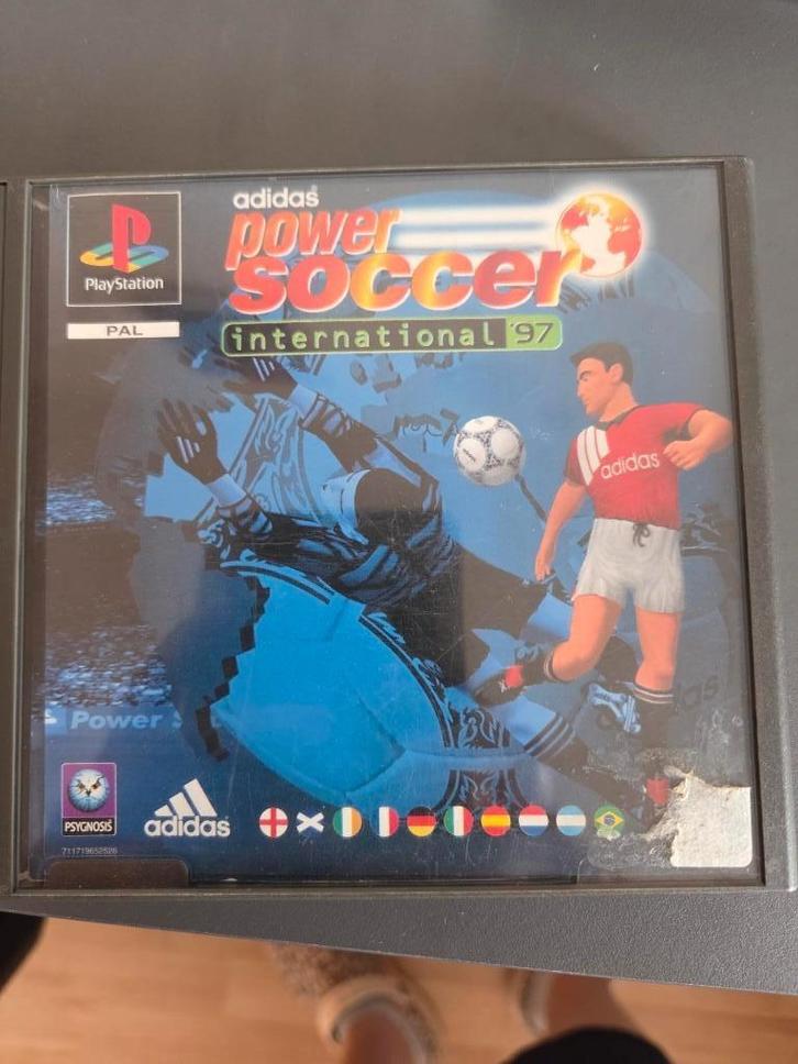 ps1 game : Adidas power soccer internationaal 1997, Spelcomputers en Games, Games | Sony PlayStation 1, Gebruikt, Sport, 2 spelers
