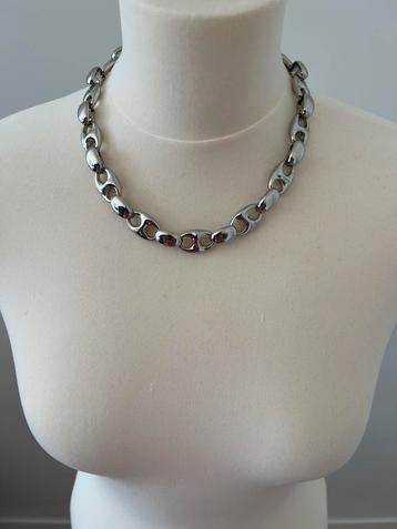 Ketting van Mango (zilver kleur) beschikbaar voor biedingen