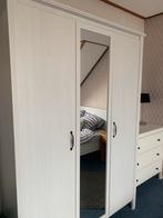 Ikea 3 deurs kleding kast, 150 tot 200 cm, 150 tot 200 cm, 50 tot 75 cm, Zo goed als nieuw