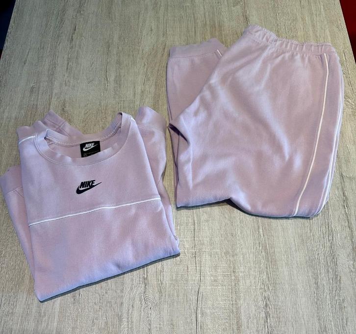 Nike trainingspak roze (maat XL), Kleding | Dames, Huispakken, Zo goed als nieuw, Maat 46/48 (XL) of groter, Roze, Verzenden