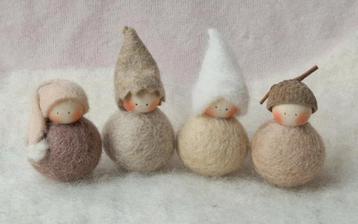 Winter kabouter Vrije School voor Seizoenstafel of jaarring  beschikbaar voor biedingen