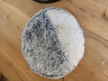 Ronde kattenmand van 50cm beschikbaar voor biedingen
