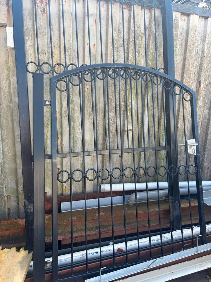 Mooi stalen sierhek met poort, Tuin en Terras, Tuinhekken en Hekwerk, Gebruikt, Sierhekwerk, IJzer, Met poort, Ophalen of Verzenden