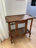 Antiek theekastje, Ophalen