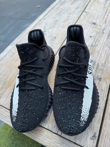 Adidas Yeezys zwart 350   beschikbaar voor biedingen
