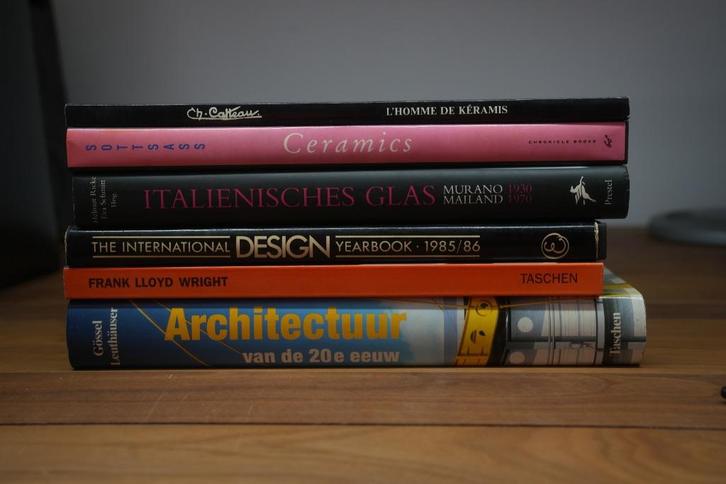 9789010058300 - The International Design Yearbook 1985/86, Boeken, Kunst en Cultuur | Beeldend, Zo goed als nieuw, Grafische vormgeving