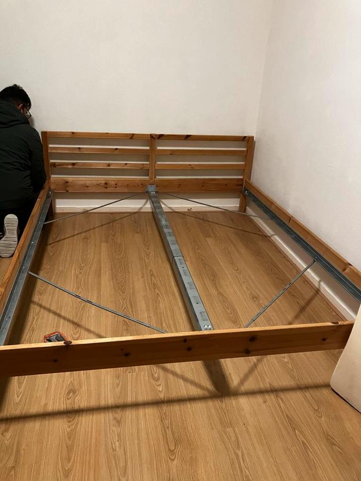 Gratis Bedframe 160x200 + IKEA Sultan lades, Huis en Inrichting, Slaapkamer | Bedden, Gebruikt, Tweepersoons, 160 cm, 200 cm, Hout