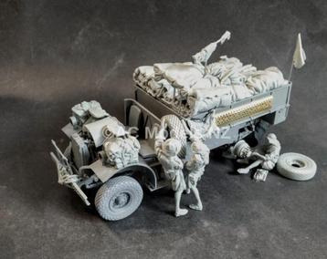 H-230,RESIN 1-35,LRDG Ford F30 Truck Crews Changing Tyres beschikbaar voor biedingen