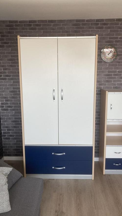 Kledingkast en bijpassend opbergkastje van Vroomshoop, Huis en Inrichting, Kasten | Kledingkasten, Zo goed als nieuw, 200 cm of meer
