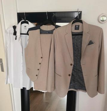 Blazer, blouse, gilet, broek jongens beschikbaar voor biedingen