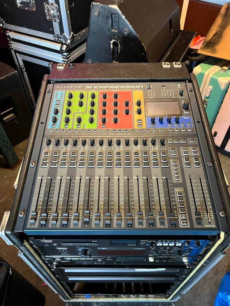 Soundcraft Si Expression digitale mengtafel te koop, Ophalen, Gebruikt, 20 kanalen of meer, Microfooningang