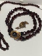 Granaten armband met een gouden slot en een gouden bolslotje, Ophalen of Verzenden, Goud