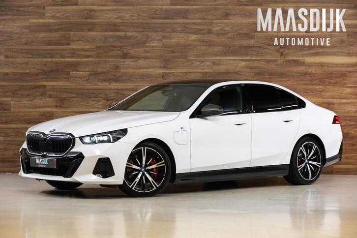 BMW 5-serie 550e xDrive M-Sport Pro|Ventilatie|Pano|H&K|HUD|, Auto's, BMW, Bedrijf, Te koop, 5-Serie, 360° camera, 4x4, ABS, Achteruitrijcamera