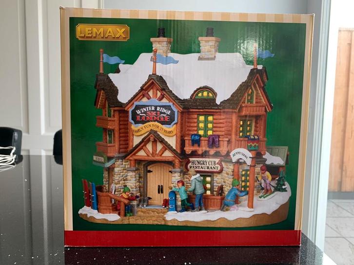 Prachtig Lemax kersthuisje Winter Ridge Ski Lodge, Diversen, Kerst, Zo goed als nieuw, Ophalen