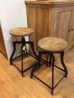 DraaiKruk  Mangohout + zwart metaal;  industriële stijl., Huis en Inrichting, Krukjes, Ophalen of Verzenden, In hoogte verstelbaar