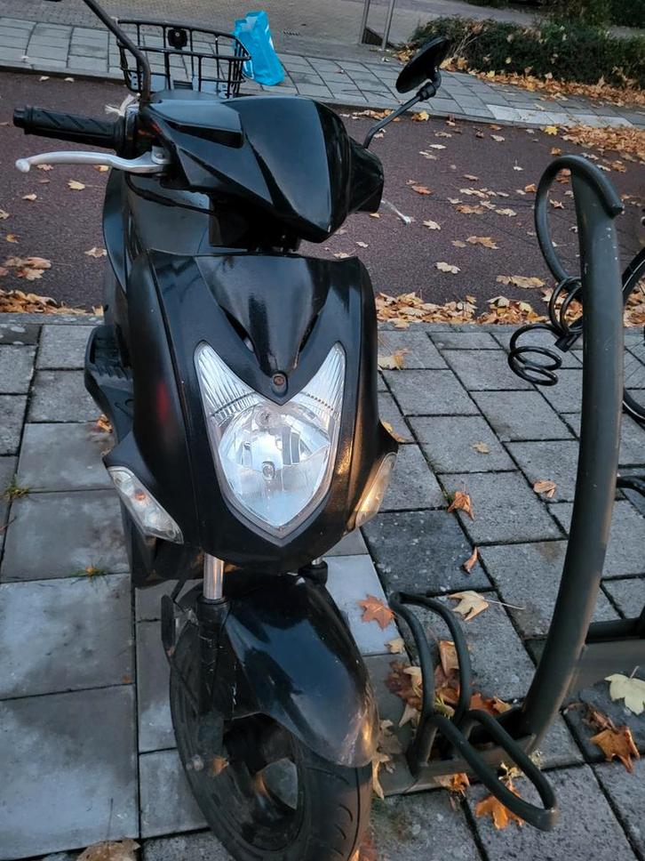 Kymco agility 50 gratis, Fietsen en Brommers, Scooters | Yamaha, Gebruikt, Overige modellen, Maximaal 45 km/u, Benzine, Ophalen
