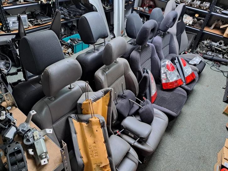 Subaru stoelen, banken, deurpanelen, interieur en meer, Auto-onderdelen, Interieur en Bekleding, Subaru, Ophalen of Verzenden