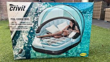 Opblaasbaar lounge bed met overkapping beschikbaar voor biedingen