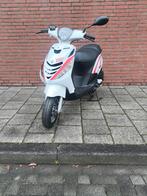 Piaggio zip4t buitenkans onversleuteld!, Fietsen en Brommers, Zip, Ophalen of Verzenden, Zo goed als nieuw, Benzine