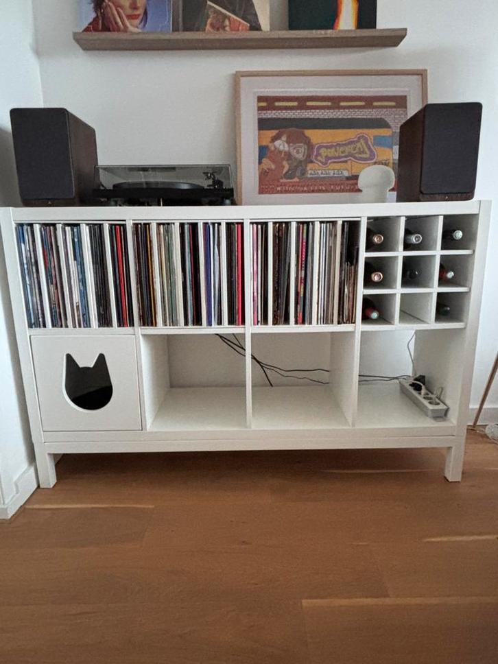 Kallax kast met onderstel voor LP, Huis en Inrichting, Kasten | Wandmeubels, Zo goed als nieuw, Minder dan 100 cm, Minder dan 150 cm