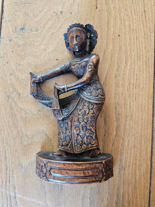 Oud handgesneden houten beeld Balinese danseres Vintage, Antiek en Kunst, Kunst | Beelden en Houtsnijwerken, Ophalen of Verzenden