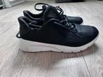 Zwarte indoor schoenen witte zool maat 37, Meisje, Sportschoenen, Ophalen of Verzenden, Zo goed als nieuw