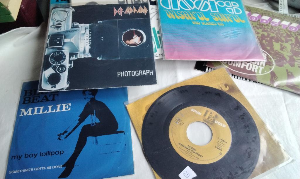 Collectie 7inch Qeen Marillion Eric Clapton Ramones Millie, Cd's en Dvd's, Vinyl Singles, Ophalen, Gebruikt, Overige genres, 7 inch