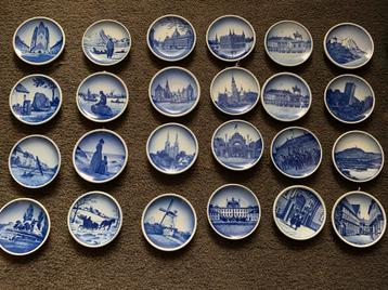 Vintage Deense Royal Copenhagen Bordjes blauw wit delft beschikbaar voor biedingen
