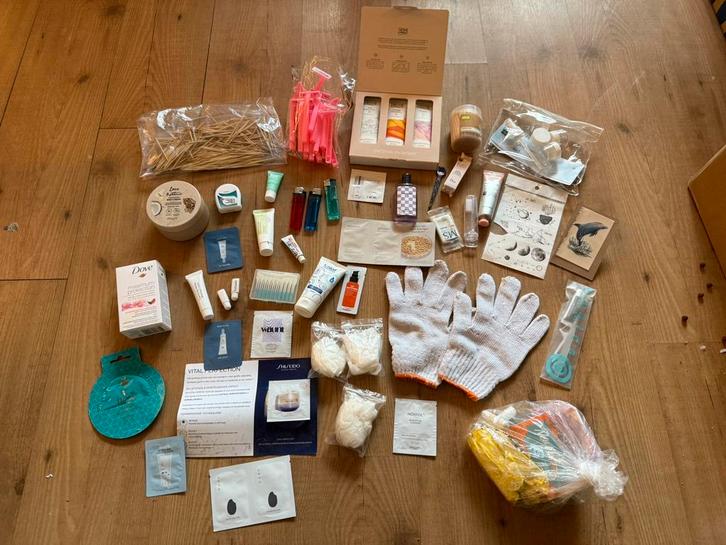 Verzorgingsproducten pakketje, Sieraden, Tassen en Uiterlijk, Uiterlijk | Cosmetica en Make-up, Nieuw, Handen en Nagels, Overige kleuren