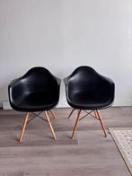 2 zwarte replica vitra stoeltjes, Huis en Inrichting, Stoelen, Ophalen, Zo goed als nieuw, Zwart, Twee