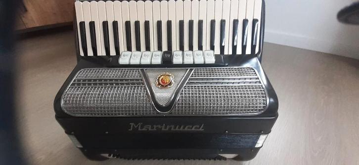 Marinucci accordeon  Model 850, Muziek en Instrumenten, Accordeons, Gebruikt, Toetsaccordeon, 120-bas, Marinucci, Met koffer, Met riemen