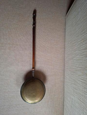 Antieke Beddenpan beschikbaar voor biedingen