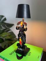 Unieke Bureaulamp Max Verstappen F1 raceauto, Ophalen of Verzenden, Nieuw, Minder dan 50 cm