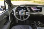 BMW iX xDrive60 M Sport / Panoramadak / Trekhaak / Stoelvent, Auto's, Automaat, Blauw, IX, Leder