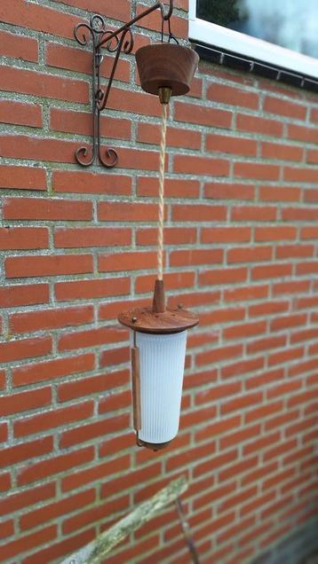 Antieke lamp beschikbaar voor biedingen
