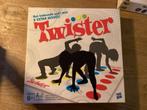 Twister - Het knotsgekke spel!, Drie of vier spelers, Ophalen of Verzenden, Gebruikt