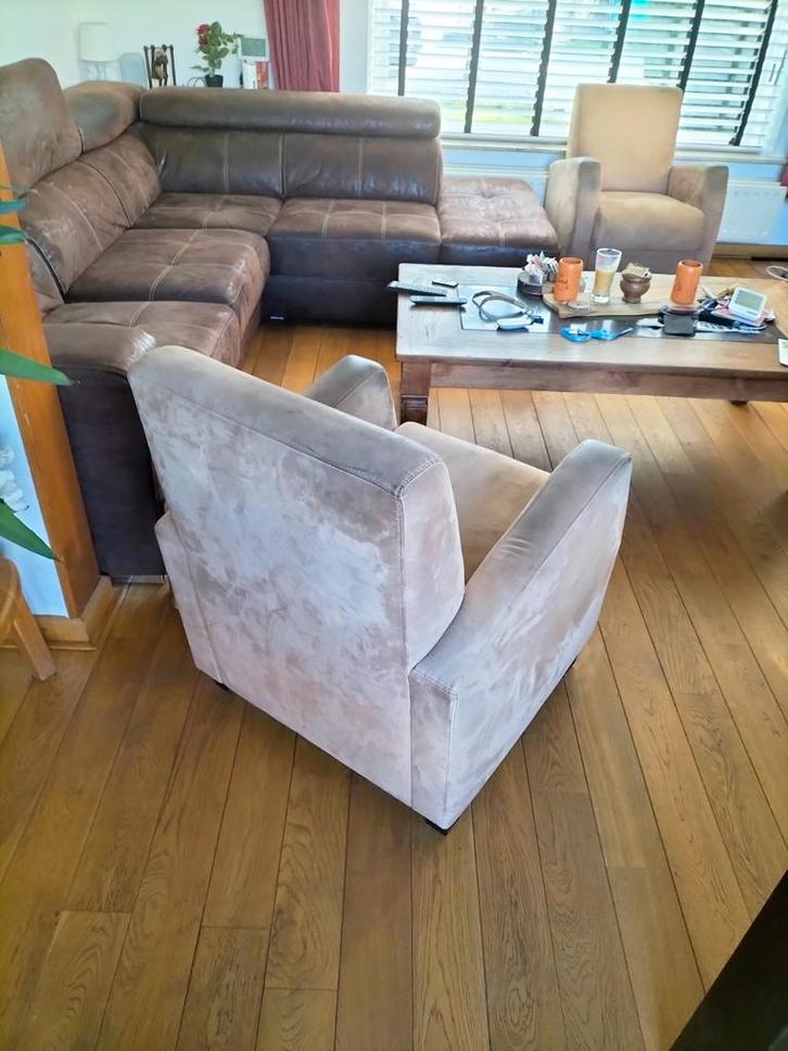 2 x fauteuil in perfecte staat, alleen armleuningen reinigen, Huis en Inrichting, Fauteuils, Hout, Leer, Minder dan 50 cm, 75 tot 100 cm