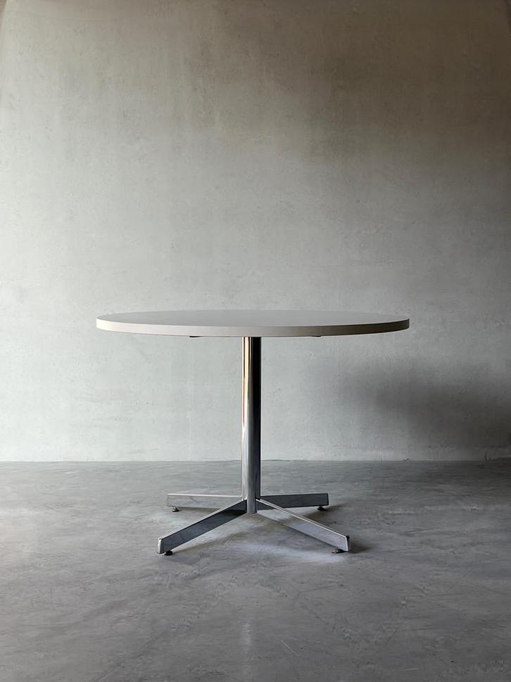 Vintage bauhaus ronde eettafel, Huis en Inrichting, Tafels | Eettafels, Ophalen