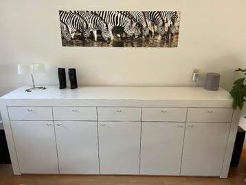 Wit dressoir 