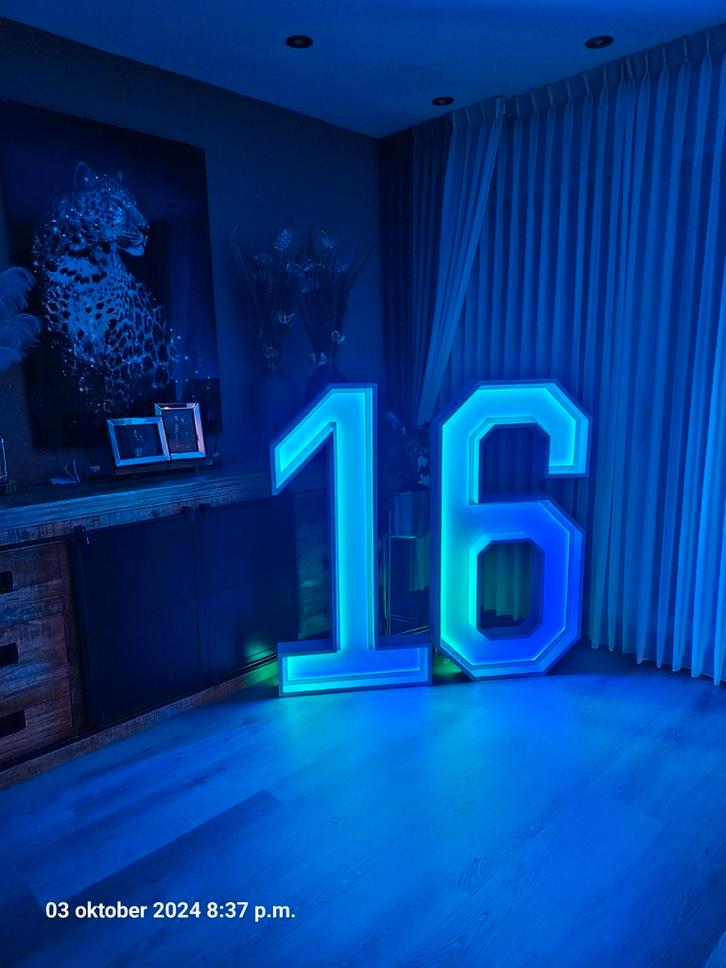 LEDCIJFER, TE HUUR!, Hobby en Vrije tijd, Feestartikelen | Verhuur, Nieuw, Verjaardag, Ophalen