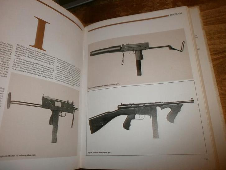 vuurwapens vanaf 1830 honderden afb vele typen afb en info, Boeken, Oorlog en Militair, Nieuw, Overige onderwerpen, Tweede Wereldoorlog
