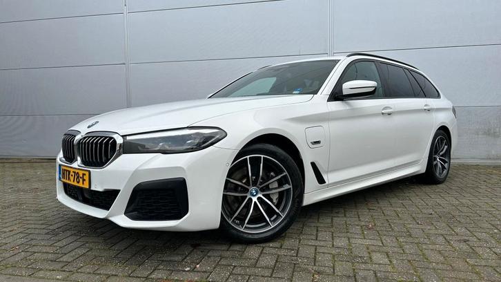 BMW 5-serie Touring 530e xDrive Aut, M- Pakket, Led, Camera, Auto's, BMW, Bedrijf, 5-Serie, 4x4, ABS, Achteruitrijcamera, Adaptieve lichten