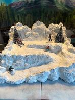 Luville / Lemax:  sneeuwberg met figurines, Ophalen of Verzenden