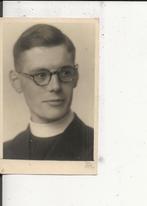 Honselersdijk Kapelaan TH J Scholtes Fotokaart, Verzenden, 1940 tot 1960, Ongelopen, Zuid-Holland