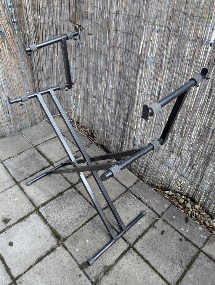 Keyboardstandaard X-frame dubbel versterkt zwart, Muziek en Instrumenten, Standaards, Gebruikt, Ophalen of Verzenden