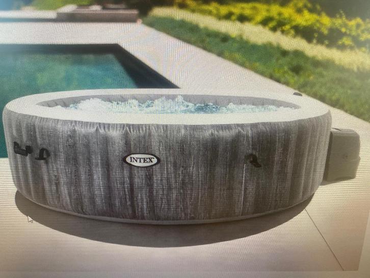 Luxe jacuzzi te huur, Tuin en Terras, Bubbelbaden en Hottubs, Zo goed als nieuw, Afdekzeil, Grondzeil, Filter, Pomp, Ophalen of Verzenden