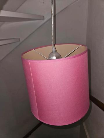 Roze hanglamp met stoffen kap beschikbaar voor biedingen